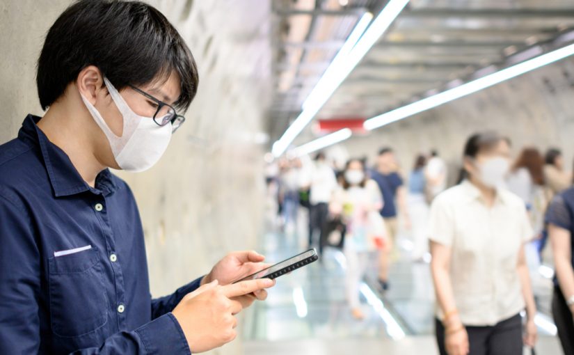 Apple e Google lançam API que permitirá governos monitorarem covid-19 por celular