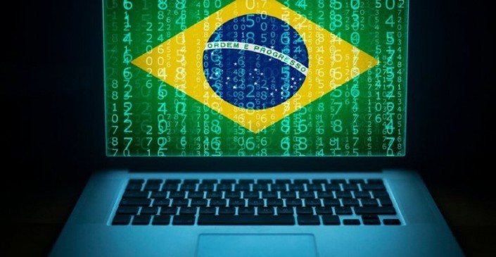 Envio de dados pessoais para e-mail particular dá justa causa