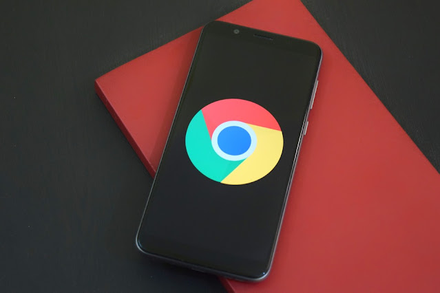 Google Patches Around 100 Security Bugs